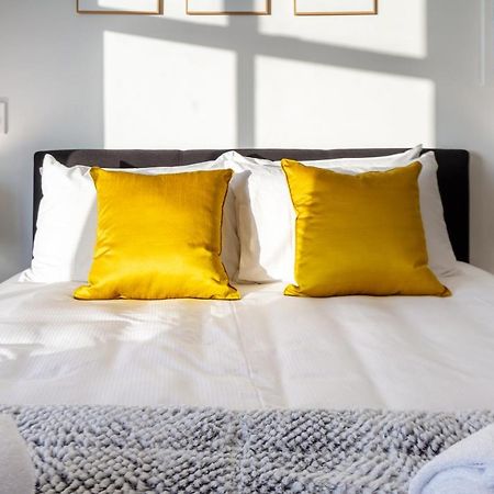 3 Bedroom 2 Bath Central City Κράισττσερτς Εξωτερικό φωτογραφία